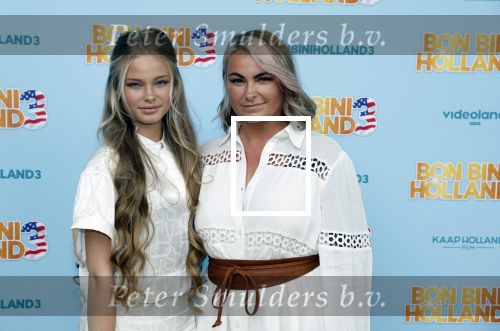 Rotterdam 26 juni 2022
Premiere Bon Bini 3 in Pathe Rotterdam.
Summer de Snoo kwam met haarmoeder