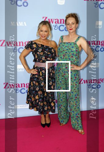 Amsterdam 25 juni 2022
Premiere zwanger en Co in Tuschinski . 
Sytske v d Ster
