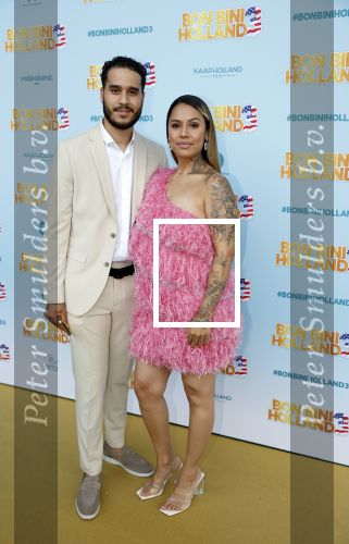 Rotterdam 26 juni 2022
Premiere Bon Bini 3 in Pathe Rotterdam.
Tabitha zwanger met haar partner