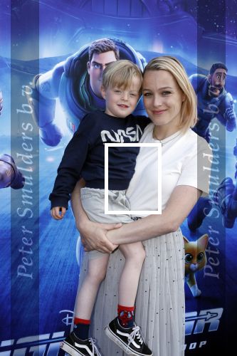 Amsterdam 12 juni 2022
Premiere Lightning (pixar) in Pathe Amsterdam noord.
Tess Milne met zon