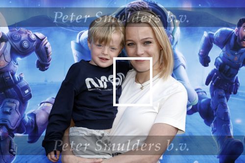 Amsterdam 12 juni 2022
Premiere Lightning (pixar) in Pathe Amsterdam noord.
Tess Milne met zon