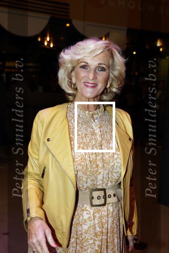 Gouda 22 maart 2022
Premiere Jon v Eerd in de Goudse Schouwburg.
Tineke Schouten kwam met een vriendin