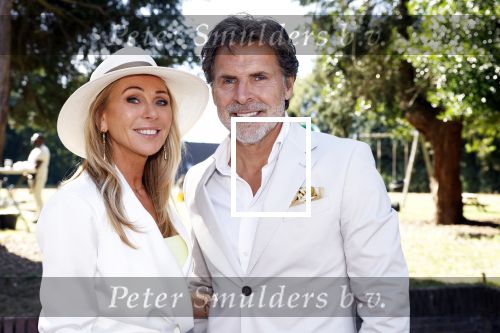 Tilburg 16 juli 2022
Trouwen Steven Brunswijk en zijn vrouw Ayla Guiaux .
Toine v Peperstraten met zijn vriendin Renate Bommer