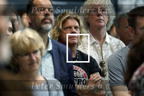 Hilversum 25 juni 2022
Opening expositie William Rutten in het foto museum in Hilversum. Humberto Tan doet de officiele opening. Toni Peroni