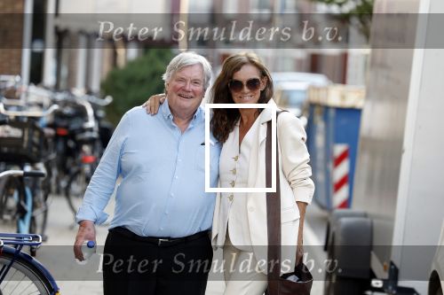 Amsterdam 19 juli 2022
Laatste optreden Willeke Albertri in het concertgebouw. Binnenkomst gasten. Tonny Alberti met een vriendin