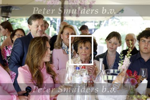 Nuland 13 juni 2022
Presentatie Toos wijn vernoemd naar Toos v d Valk . Bijna de hele familie is aan wezig in de tuin van het familie huis.