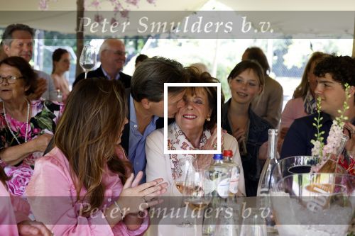 Nuland 13 juni 2022
Presentatie Toos wijn vernoemd naar Toos v d Valk . Bijna de hele familie is aan wezig in de tuin van het familie huis.