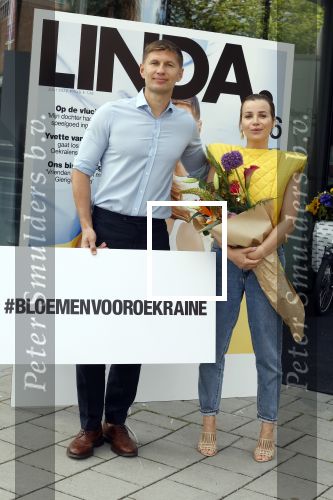 Amsterdam 14 juni 2022
Ontbijt georganisserd door Linda.nl en Victoria Koblenko met haar man Evgeniy Levchenko. Er is een aktie #bloemenvoorOekraine in het leven geroepen.