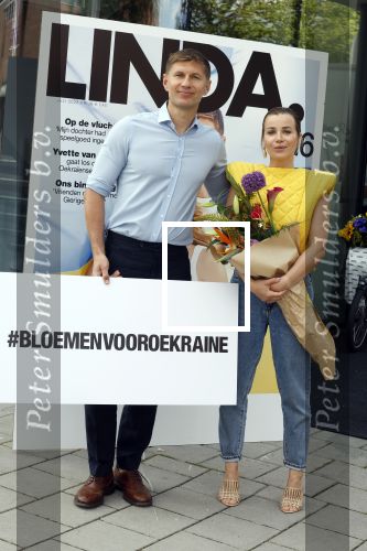 Amsterdam 14 juni 2022
Ontbijt georganisserd door Linda.nl en Victoria Koblenko met haar man Evgeniy Levchenko. Er is een aktie #bloemenvoorOekraine in het leven geroepen.