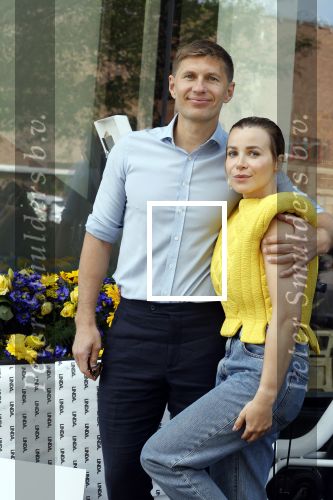 Amsterdam 14 juni 2022
Ontbijt georganisserd door Linda.nl en Victoria Koblenko met haar man Evgeniy Levchenko. Er is een aktie #bloemenvoorOekraine in het leven geroepen.