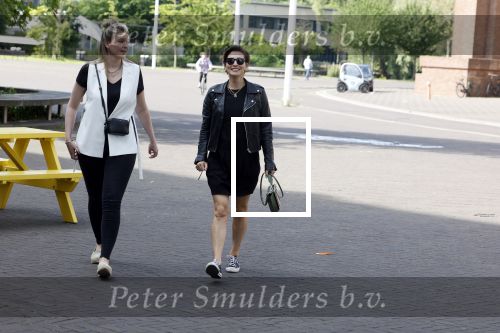 Amsterdam 14 juni 2022
Ontbijt georganisserd door Linda.nl en Victoria Koblenko met haar man Evgeniy Levchenko. Er is een aktie #bloemenvoorOekraine in het leven geroepen. Vivienne v d Assem met een kennis