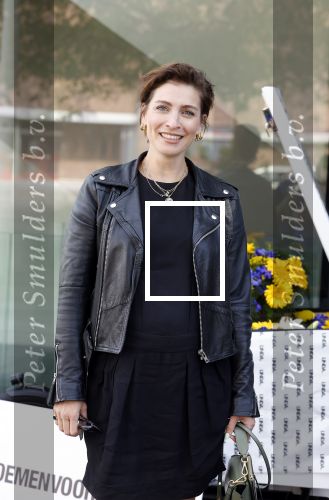 Amsterdam 14 juni 2022
Ontbijt georganisserd door Linda.nl en Victoria Koblenko met haar man Evgeniy Levchenko. Er is een aktie #bloemenvoorOekraine in het leven geroepen. Vivienne v d Assem met een kennis