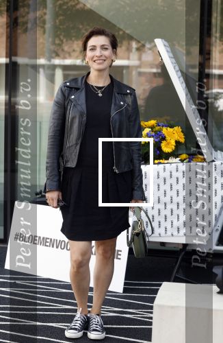 Amsterdam 14 juni 2022
Ontbijt georganisserd door Linda.nl en Victoria Koblenko met haar man Evgeniy Levchenko. Er is een aktie #bloemenvoorOekraine in het leven geroepen. Vivienne v d Assem met een kennis