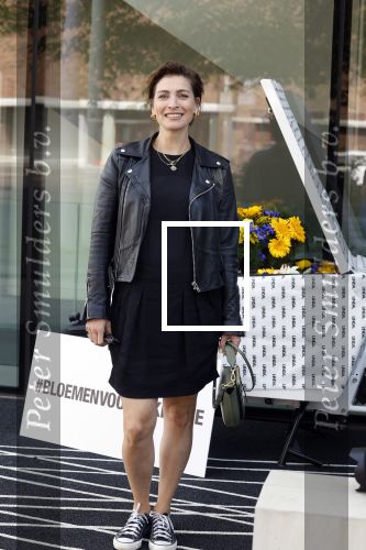 Amsterdam 14 juni 2022
Ontbijt georganisserd door Linda.nl en Victoria Koblenko met haar man Evgeniy Levchenko. Er is een aktie #bloemenvoorOekraine in het leven geroepen. Vivienne v d Assem met een kennis