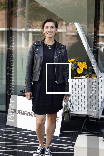 Amsterdam 14 juni 2022
Ontbijt georganisserd door Linda.nl en Victoria Koblenko met haar man Evgeniy Levchenko. Er is een aktie #bloemenvoorOekraine in het leven geroepen. Vivienne v d Assem met een kennis