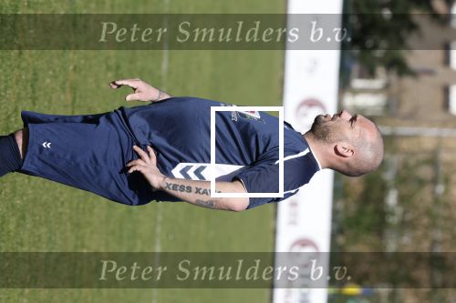 Utrecht 27 maart 2022
Bij voetbalclub DHSC in Utrecht wordt een dag georganiseerd waar geld opgehaald wordt voor Ukraine. Wesley Sneijder Mart Hoogkamer Evgeniy Levchenko Djarno Hofland Juvat Westendorp Koen Weijland Noa Zeeuw Glenn Helder ea spelen oa mee.