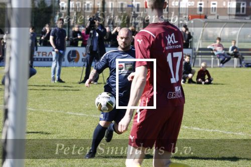 Utrecht 27 maart 2022
Bij voetbalclub DHSC in Utrecht wordt een dag georganiseerd waar geld opgehaald wordt voor Ukraine. Wesley Sneijder Mart Hoogkamer Evgeniy Levchenko Djarno Hofland Juvat Westendorp Koen Weijland Noa Zeeuw Glenn Helder ea spelen oa mee.