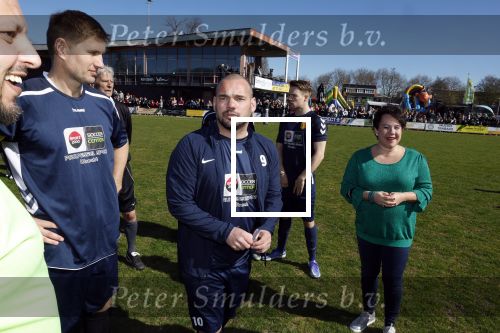Utrecht 27 maart 2022
Bij voetbalclub DHSC in Utrecht wordt een dag georganiseerd waar geld opgehaald wordt voor Ukraine. Wesley Sneijder Mart Hoogkamer Evgeniy Levchenko Djarno Hofland Juvat Westendorp Koen Weijland Noa Zeeuw Glenn Helder ea spelen oa mee.