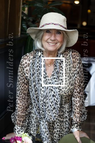 Amsterdam 1 juli 2022
Onthulling kunstwerk met daarop Willy Alberti en Johnny Kraaijkamp bij hotel Americain.
Aanwezig de kinderen Tonny Alberti en Willeke Alberti en Johnny Kraaijkamp en Sanne Kraaijkamp. Willeke met Frits Huffnagel en Imca Marina