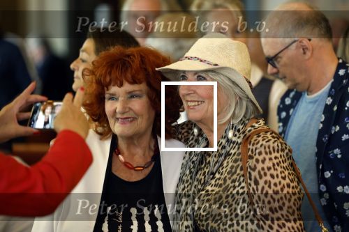 Amsterdam 1 juli 2022
Onthulling kunstwerk met daarop Willy Alberti en Johnny Kraaijkamp bij hotel Americain.
Aanwezig de kinderen Tonny Alberti en Willeke Alberti en Johnny Kraaijkamp en Sanne Kraaijkamp. Willeke en Imca Marina
