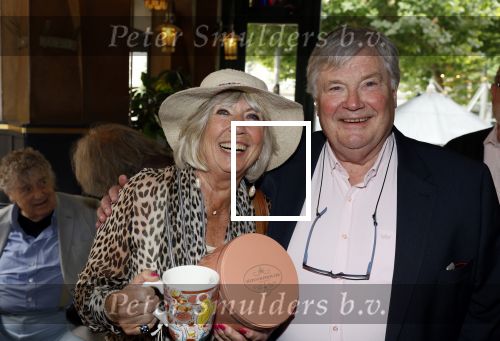 Amsterdam 1 juli 2022
Onthulling kunstwerk met daarop Willy Alberti en Johnny Kraaijkamp bij hotel Americain.
Aanwezig de kinderen Tonny Alberti en Willeke Alberti en Johnny Kraaijkamp en Sanne Kraaijkamp