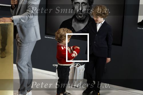 Hilversum 25 juni 2022
Opening expositie William Rutten in het foto museum in Hilversum. Humberto Tan doet de officiele opening. William Rutten zoons