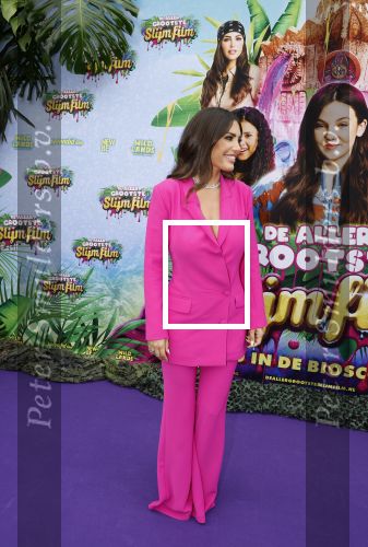 Amsterdam 3 juli 2022
Premiere de Grote slijmfilm in pathe Arena .
Yolanthe Cabau v Kasbergen kwam met haar zoontje Xess Xava en Jessey Sneijder