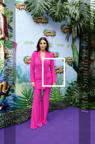 Amsterdam 3 juli 2022
Premiere de Grote slijmfilm in pathe Arena .
Yolanthe Cabau v Kasbergen kwam met haar zoontje Xess Xava en Jessey Sneijder