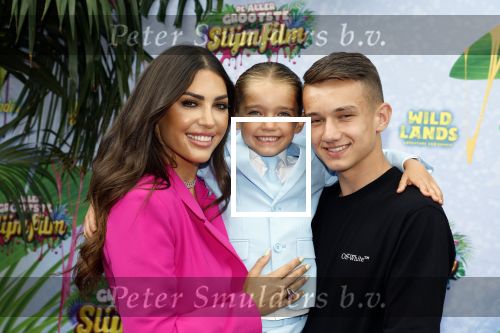 Amsterdam 3 juli 2022
Premiere de Grote slijmfilm in pathe Arena .
Yolanthe Cabau v Kasbergen kwam met haar zoontje Xess Xava en Jessey Sneijder