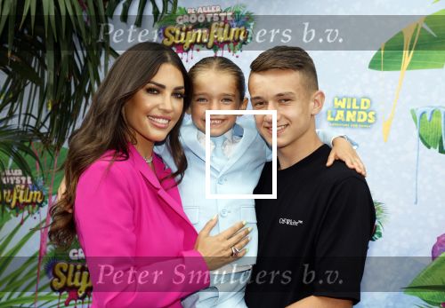 Amsterdam 3 juli 2022
Premiere de Grote slijmfilm in pathe Arena .
Yolanthe Cabau v Kasbergen kwam met haar zoontje Xess Xava en Jessey Sneijder