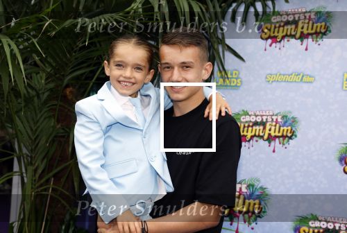 Amsterdam 3 juli 2022
Premiere de Grote slijmfilm in pathe Arena .
Yolanthe Cabau v Kasbergen kwam met haar zoontje Xess Xava en Jessey Sneijder