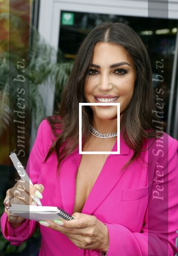 Amsterdam 3 juli 2022
Premiere de Grote slijmfilm in pathe Arena .
Yolanthe Cabau v Kasbergen kwam met haar zoontje Xess Xava en Jessey Sneijder