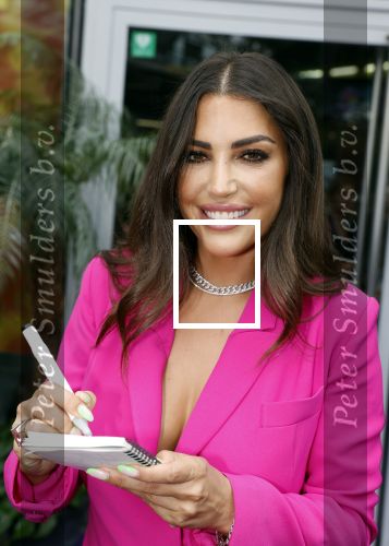 Amsterdam 3 juli 2022
Premiere de Grote slijmfilm in pathe Arena .
Yolanthe Cabau v Kasbergen kwam met haar zoontje Xess Xava en Jessey Sneijder