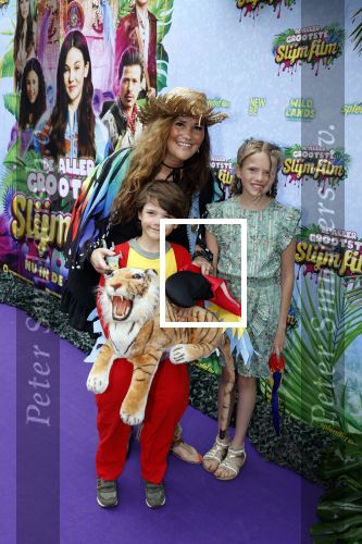 Amsterdam 3 juli 2022
Premiere de Grote slijmfilm in pathe Arena .
Yolanthe Cabau v Kasbergen  haar zus