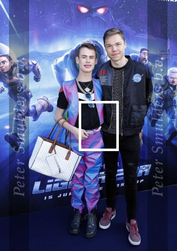 Amsterdam 12 juni 2022
Premiere Lightning (pixar) in Pathe Amsterdam noord.
Ziggy Krassenberg met zijn vriend