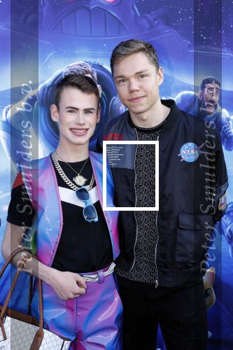 Amsterdam 12 juni 2022
Premiere Lightning (pixar) in Pathe Amsterdam noord.
Ziggy Krassenberg met zijn vriend