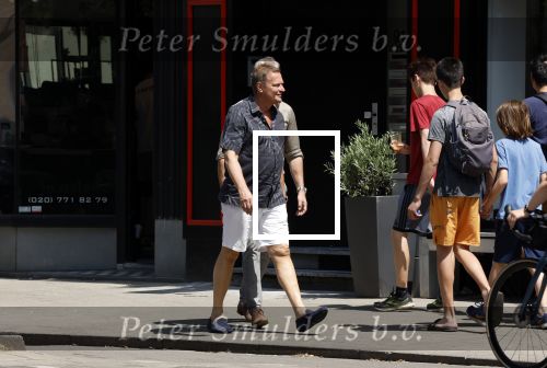 Amsterdam 24 juni 2023
Albert Verlinde en Onno Hoes op terras en wandelend door Amsterdam zuid.