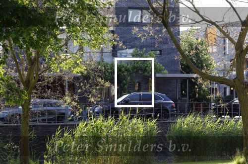 Almere 4 juni 2023
Bij Ali B voor de deur van zijn huis zijn s nachts 2 autos uitgebrand. Een Mercedes AKlasse en een Range Rover Sport . De Bentley Bentega van Ali B had geen schade