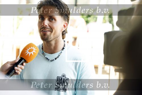 Amsterdam 21 juni 2023
Presentatie Holland zingt Hazes bij Strand Zuid.
De artiesten die volgend jaar mee gaaan doen zijn : Andre Hazes Jeroen v d Boom Douwe Bob Samantha Steenwijk Wolter Kroes en Jamai Looman .