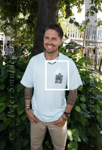 Amsterdam 21 juni 2023
Presentatie Holland zingt Hazes bij Strand Zuid.
De artiesten die volgend jaar mee gaaan doen zijn : Andre Hazes Jeroen v d Boom Douwe Bob Samantha Steenwijk Wolter Kroes en Jamai Looman .