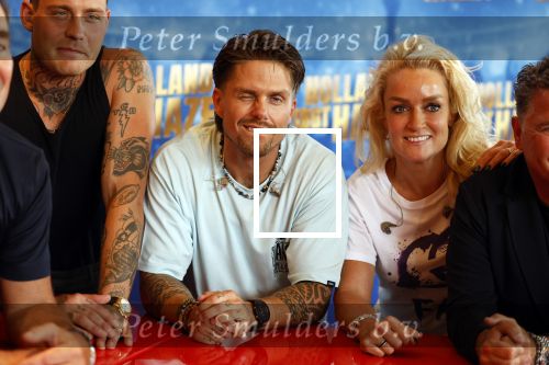 Amsterdam 21 juni 2023
Presentatie Holland zingt Hazes bij Strand Zuid.
De artiesten die volgend jaar mee gaaan doen zijn : Andre Hazes Jeroen v d Boom Douwe Bob Samantha Steenwijk Wolter Kroes en Jamai Looman .