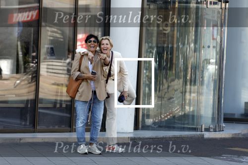 Amsterdam 31 mei 2023
Anouk Smulders en Annette Soleman  op straat in Amsterdam