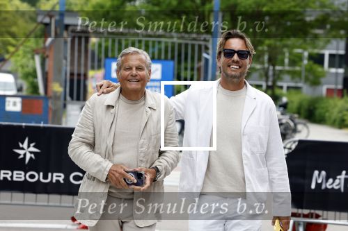 Amsterdam 1 juni 2023
Talkies terras award bij the Harbour Club .
Bas Smit met zijn vader