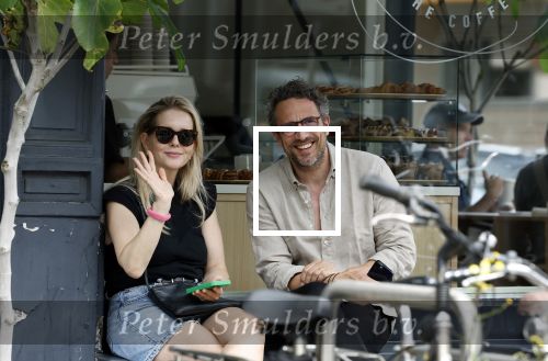 Amsterdam 26 juni 2023
Chantal Janzen en haar man Marco Geeratz drinken gezellig een kopje koffie in Amsterdam zuid.