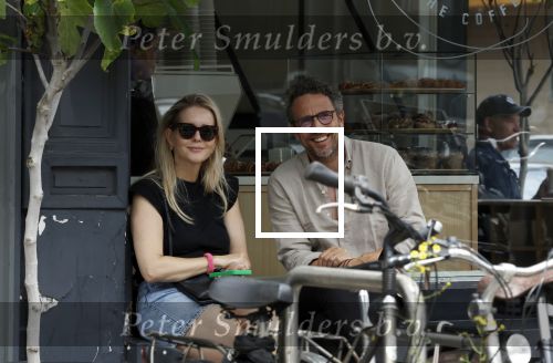 Amsterdam 26 juni 2023
Chantal Janzen en haar man Marco Geeratz drinken gezellig een kopje koffie in Amsterdam zuid.