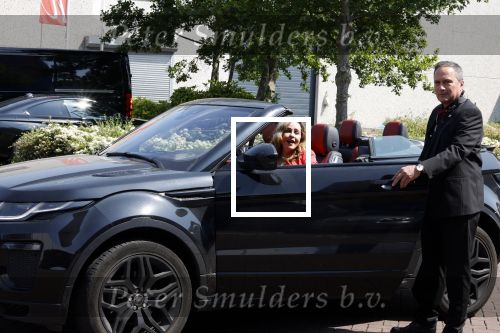 Amsterdam 5 juni 2023
Society Lunch 2023 in Club Hart in Amsterdam.
Conchita v Rooij kwam in haar Range Rover cabrio