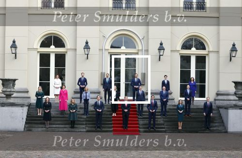 Den haag 10 januari 2022
Balkonscene nieuwe kabinet op paleis Noordeinde.
Koning Willem Alexander Mark Rutte Wopke Hoekstra Hugo de Jonge Kasja ollongren Liesje Schreinemacher Franc Weerwind Dilan Yesilgoz Hanke Bruins Robbert Dijkgraaf Dennis Wiersma Mark Harbers Micky Adriaansens Rob Jetten Henk Staghouwer Christianne v d Wal Karien v Gennip Carola Schouten Ernst Kuipers en Conny Helder .