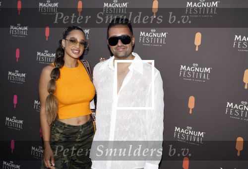Amsterdam 8 juni 2023
Feestje van Magnum ijsjes . Fawrynotsawry
