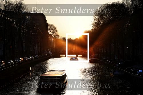 Amsterdam 17 april 2023
Ondergaande zon op de grachten van Amsterdam.
