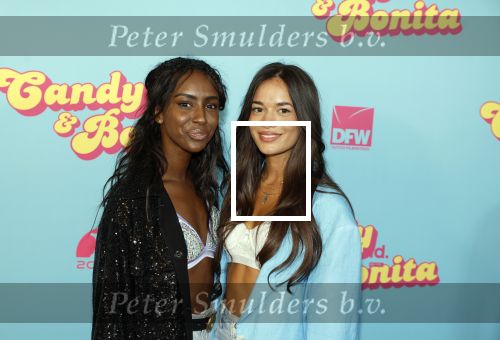 Amsterdam 276 juni 2023
Premiere Candy en Bonita in Pathe de Munt . Nienke Romer is de regisseur.
Imen Dirie met een vriendin